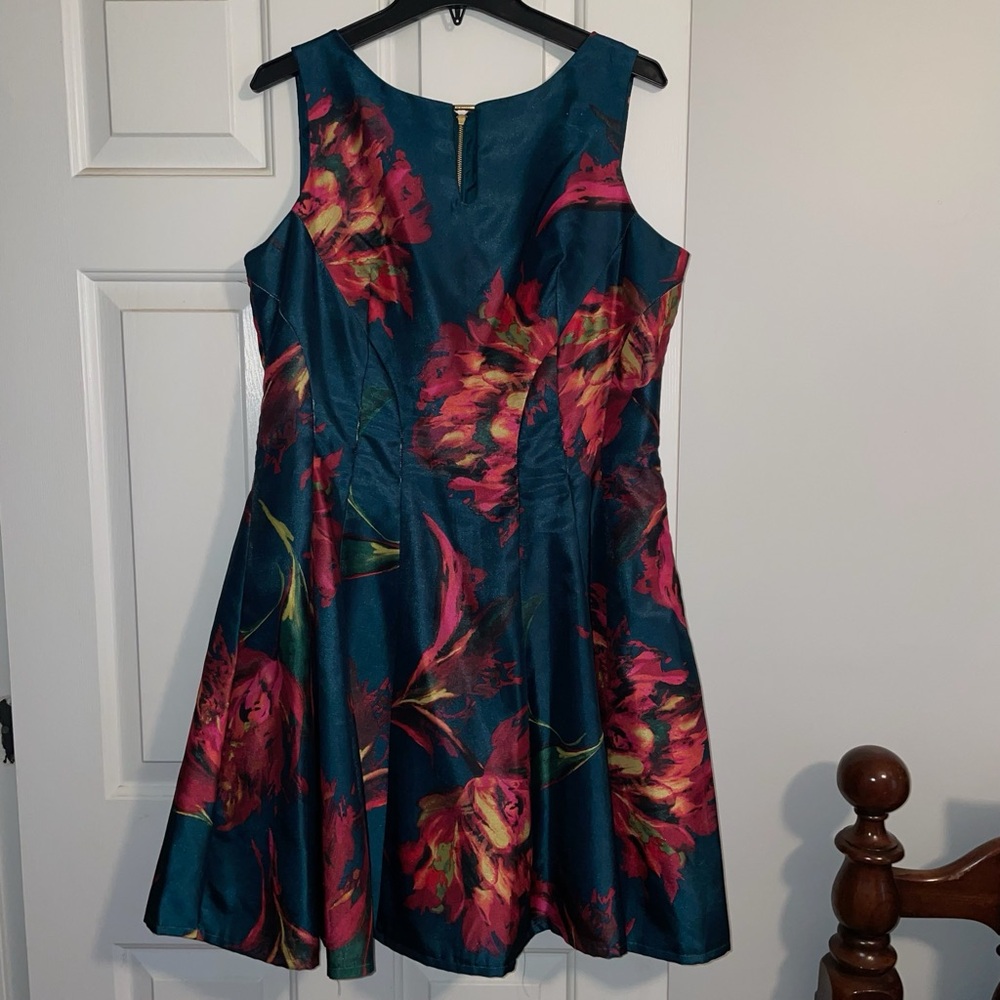 Floral Sleeveless Dress - Teal and Red